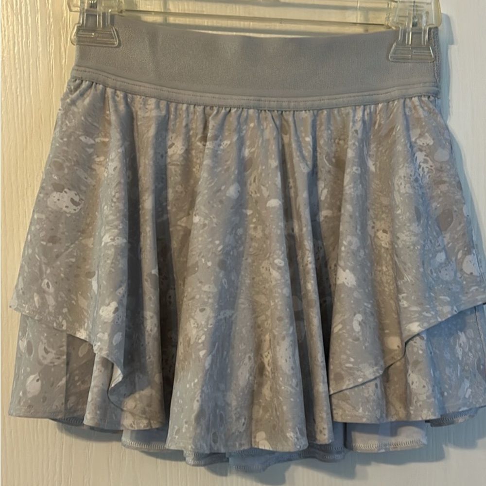 Lululemon Light Gray skort - Size 2